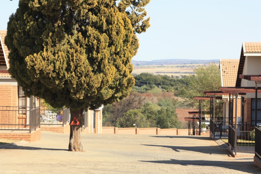 2 Bedroom Property for Sale in Langenhovenpark Free State